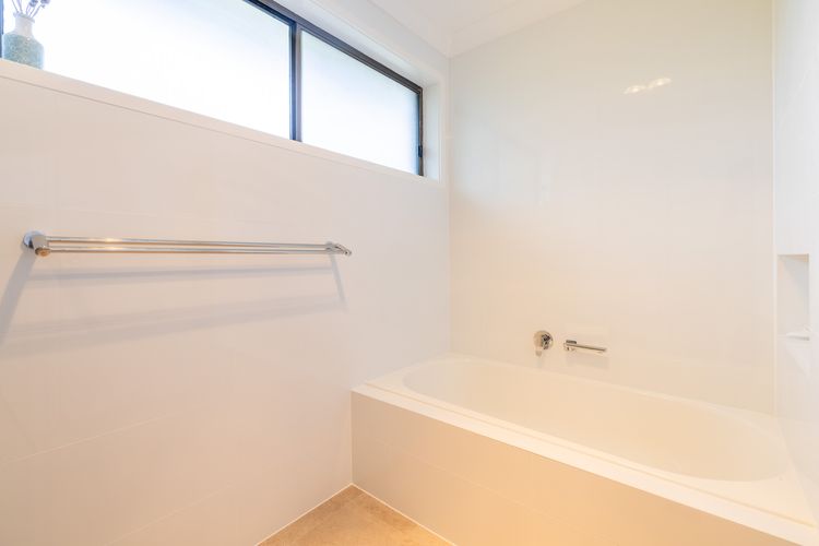 1/8 Christmas Bush Avenue – 230m to Dutchies beach