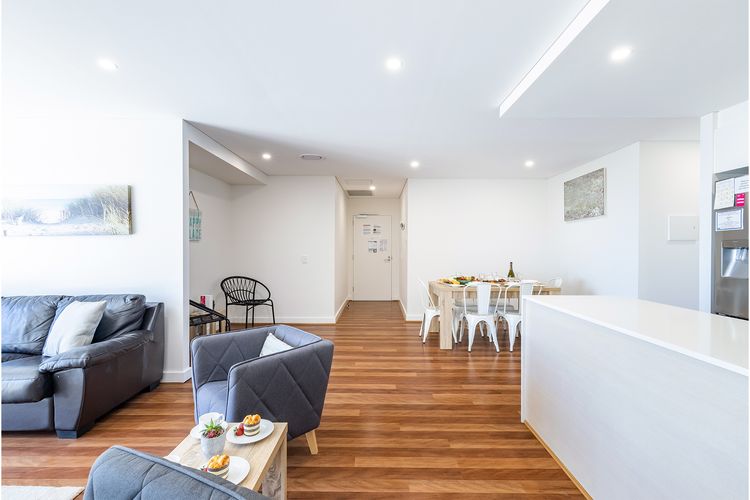 The Shoal, 503/4-8 Bullecourt Street – Avra Seabreeze – views, linen,lift and air con