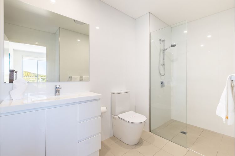 The Shoal, 503/4-8 Bullecourt Street – Avra Seabreeze – views, linen,lift and air con