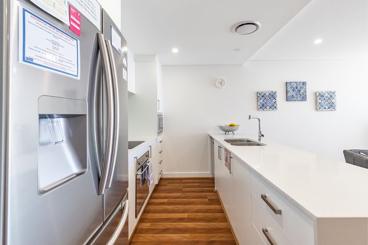 The Shoal, 503/4-8 Bullecourt Street – Avra Seabreeze – views, linen,lift and air con