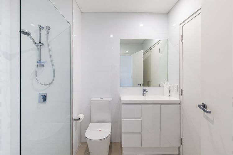 The Shoal, 503/4-8 Bullecourt Street – Avra Seabreeze – views, linen,lift and air con