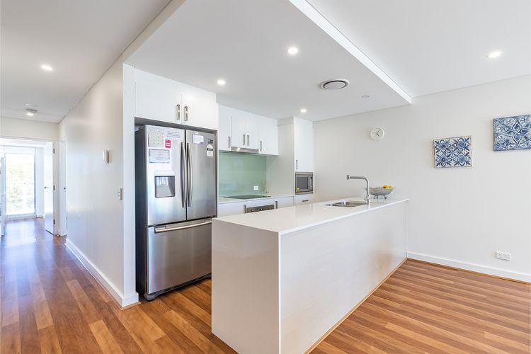 The Shoal, 503/4-8 Bullecourt Street – Avra Seabreeze – views, linen,lift and air con