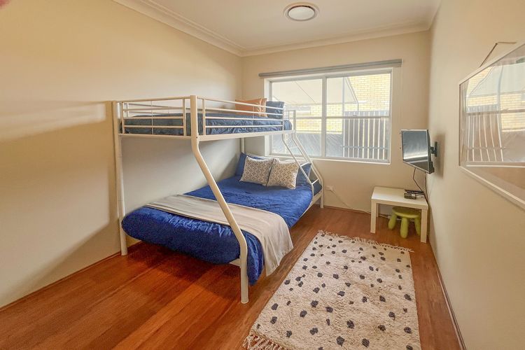 Banyan, 14 Montevideo Parade – Spacious pet friendly property with air con and WiFi
