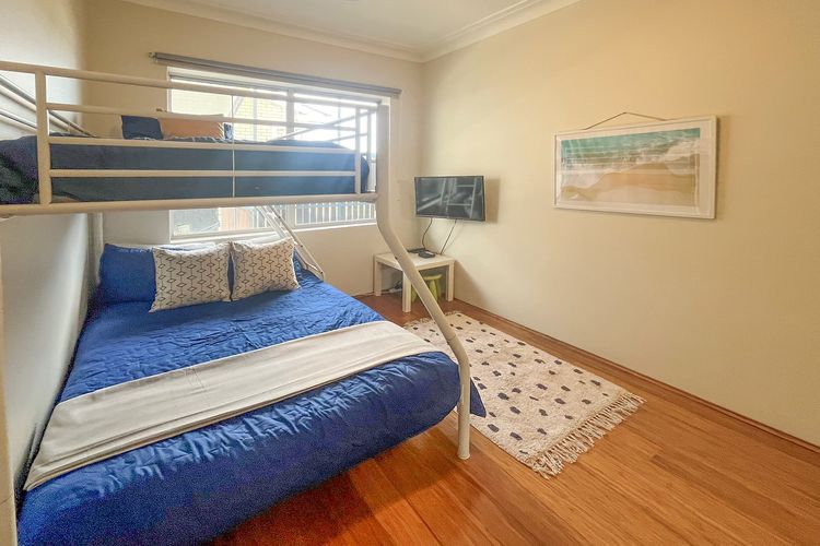 Banyan, 14 Montevideo Parade – Spacious pet friendly property with air con and WiFi