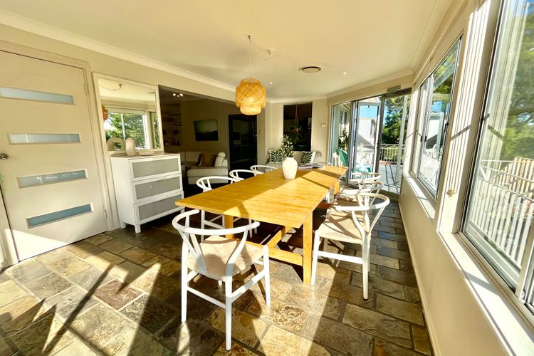 Banyan, 14 Montevideo Parade – Spacious pet friendly property with air con and WiFi