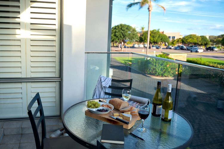 Barefoot, 7/44 Marine Drive – Fabulous Fingal Bay