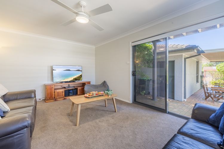 1/94 Rocky Point Rd – Duplex with Aircon, WIFI and Short Walk To The Sports Club