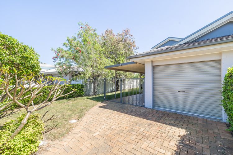 1/94 Rocky Point Rd – Duplex with Aircon, WIFI and Short Walk To The Sports Club
