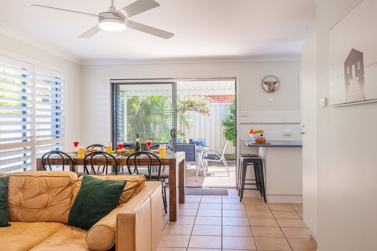 1/94 Rocky Point Rd – Duplex with Aircon, WIFI and Short Walk To The Sports Club