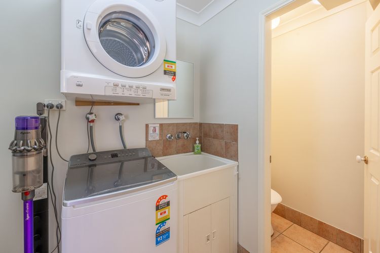 1/94 Rocky Point Rd – Duplex with Aircon, WIFI and Short Walk To The Sports Club
