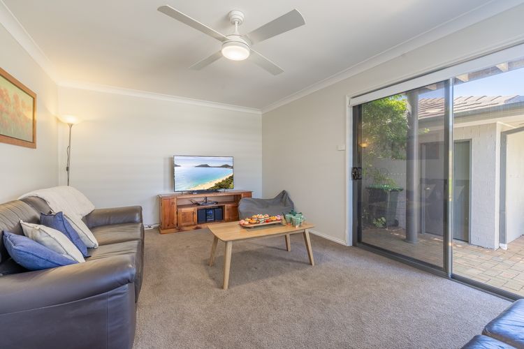 1/94 Rocky Point Rd – Duplex with Aircon, WIFI and Short Walk To The Sports Club