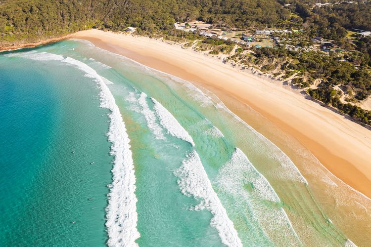 Beach House 7 – Air Conditioned, Wi-Fi, Foxtel, Linen, Communal Pool and Spa