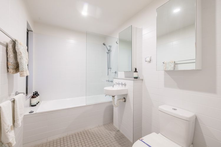 Beach House 7 – Air Conditioned, Wi-Fi, Foxtel, Linen, Communal Pool and Spa