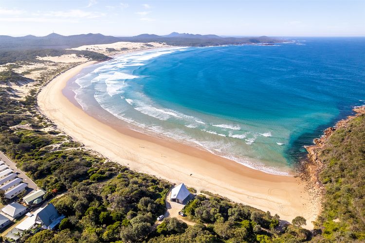 Beach House 7, 26 One Mile Close – air conditioned, wifi, foxtel, linen