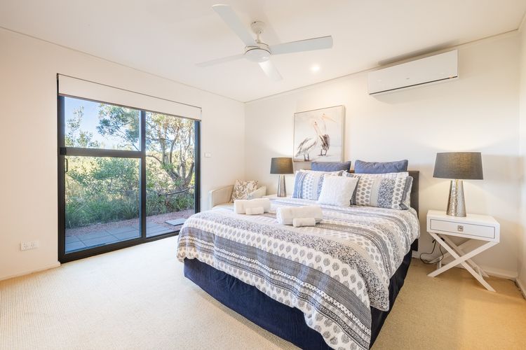 Beach House 7 – Air Conditioned, Wi-Fi, Foxtel, Linen, Communal Pool and Spa