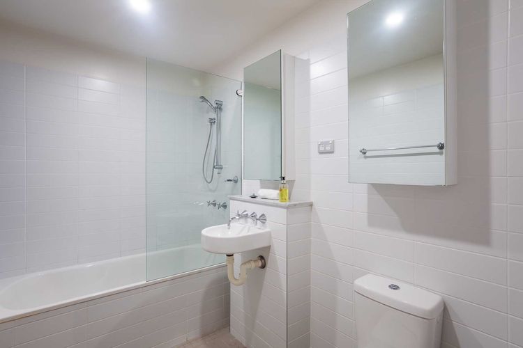 Main Bathroom