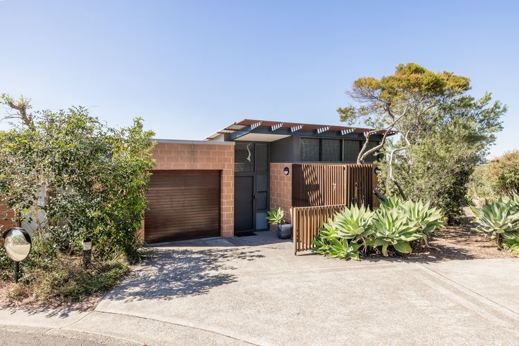Beach House 7 – Air Conditioned, Wi-Fi, Foxtel, Linen, Communal Pool and Spa