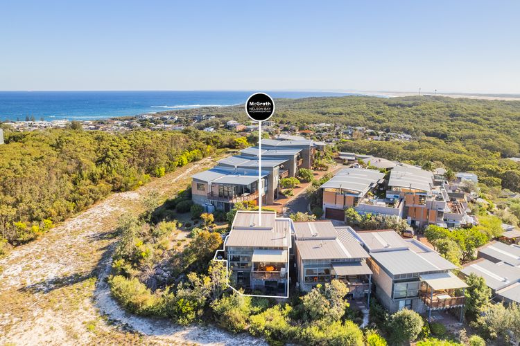 Beach House 7 – Air Conditioned, Wi-Fi, Foxtel, Linen, Communal Pool and Spa