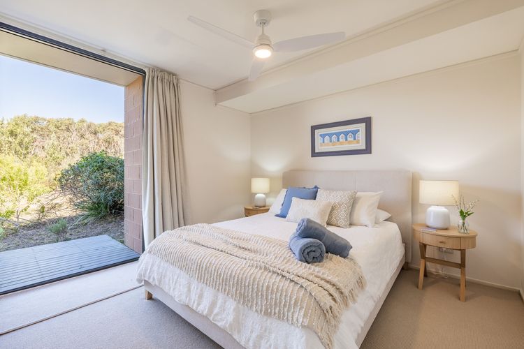 Beach View At One Mile, 8/26 One Mile Close – Views, Infinity complex pool & Wi-Fi