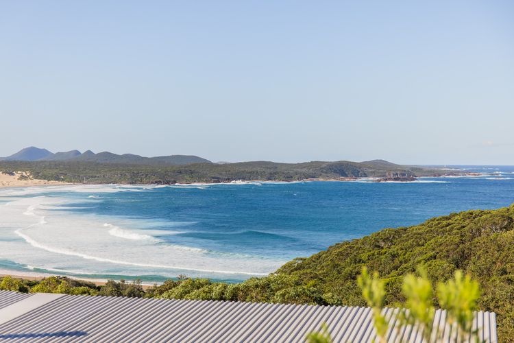 Beach View At One Mile, 8/26 One Mile Close – Views, Infinity complex pool & Wi-Fi