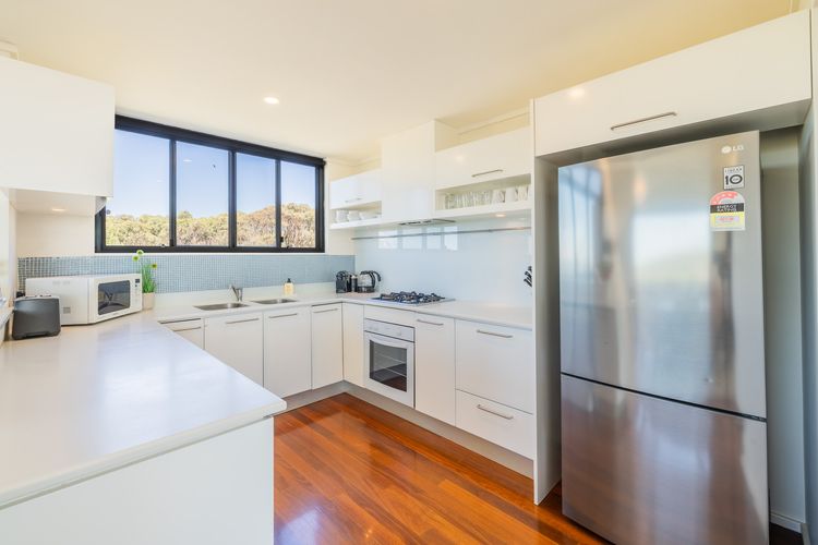 Beach View At One Mile, 8/26 One Mile Close – Views, Infinity complex pool & Wi-Fi