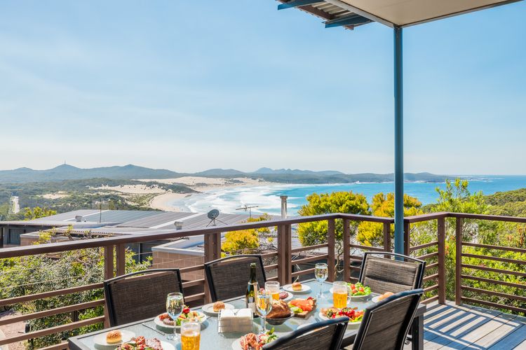 Beach View At One Mile, 8/26 One Mile Close – Views, Infinity complex pool & Wi-Fi
