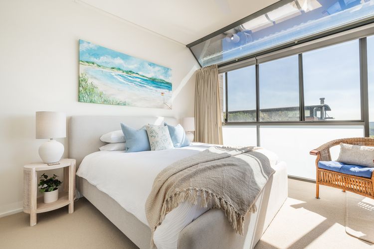 Beach View At One Mile, 8/26 One Mile Close – Views, Infinity complex pool & Wi-Fi