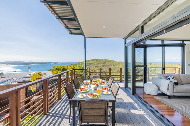 Beach View At One Mile, 8/26 One Mile Close – Views, Infinity complex pool & Wi-Fi