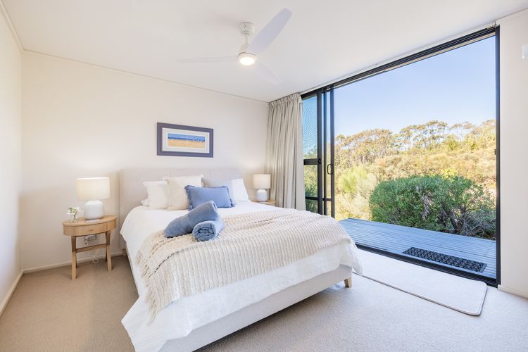 Beach View At One Mile, 8/26 One Mile Close – Views, Infinity complex pool & Wi-Fi