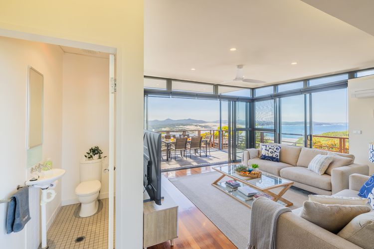 Beach View At One Mile, 8/26 One Mile Close – Views, Infinity complex pool & Wi-Fi