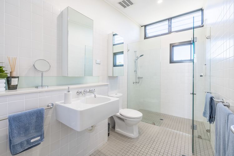 Beach View At One Mile, 8/26 One Mile Close – Views, Infinity complex pool & Wi-Fi