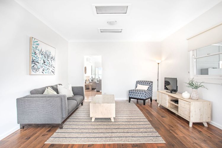 Beached Inn, 93 Foreshore Drive – Spacious beach front house