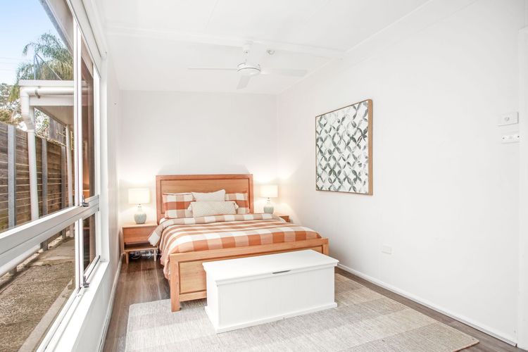 Beached Inn, 93 Foreshore Drive – Spacious beach front house