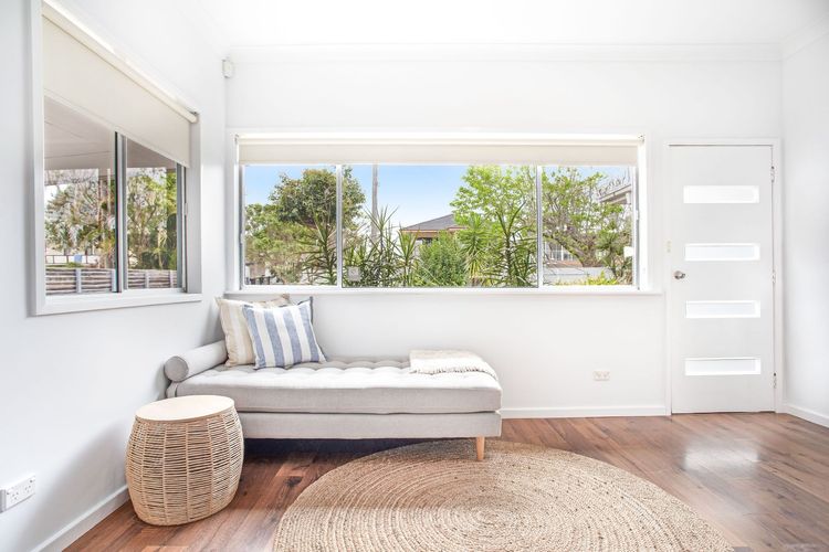 Beached Inn, 93 Foreshore Drive – Spacious beach front house