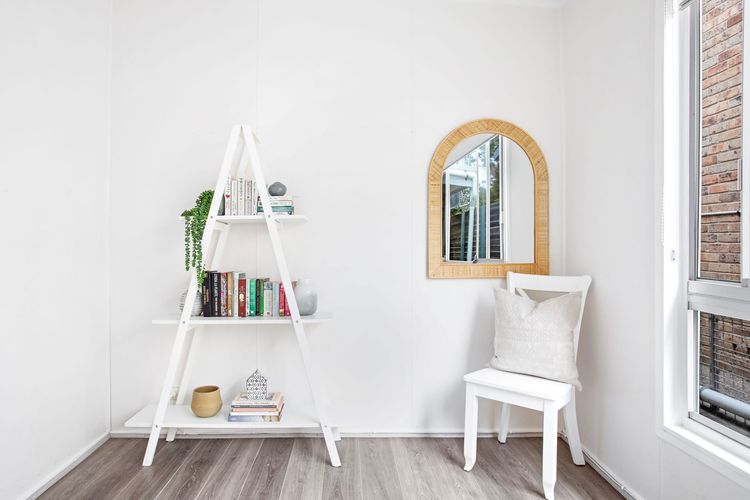 Beached Inn, 93 Foreshore Drive – Spacious beach front house