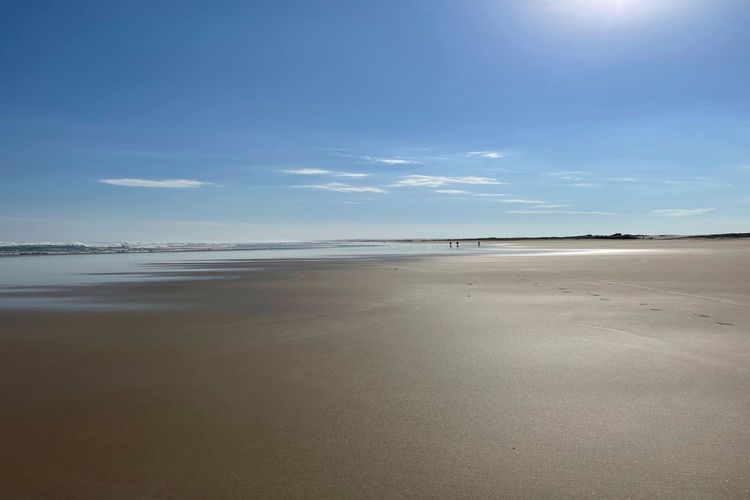 Birubi Breezes, 2/7 Fitzroy St – Large Duplex with Air Conditioning, WIFI & only 5 minute walk to the beach