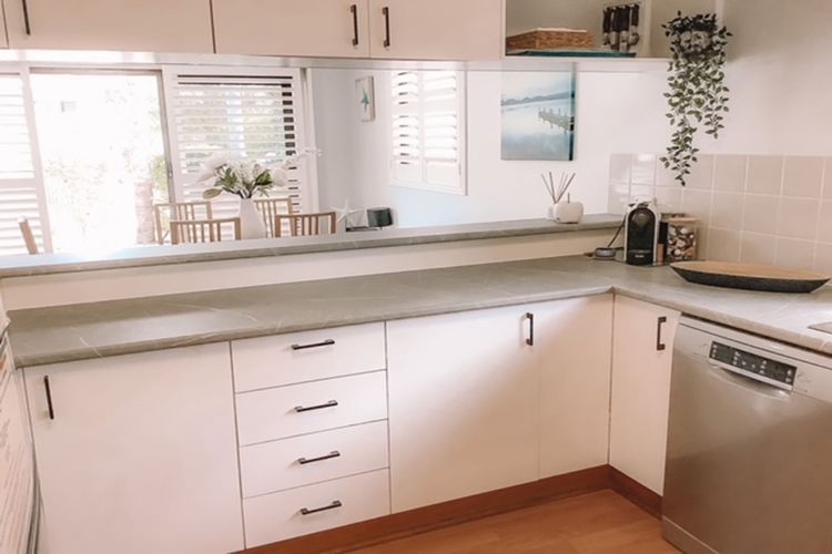 Carindale, 10/19 Dowling Street – Ground floor unit close to pool and tennis court, Wi-Fi, foxtel, linen and bed making supplied