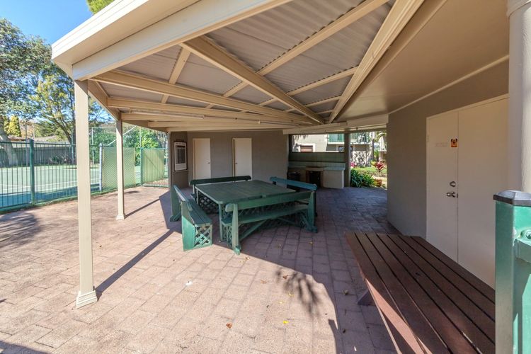 Carindale, 10/19 Dowling Street – Ground floor unit close to pool and tennis court, Wi-Fi, foxtel, linen and bed making supplied