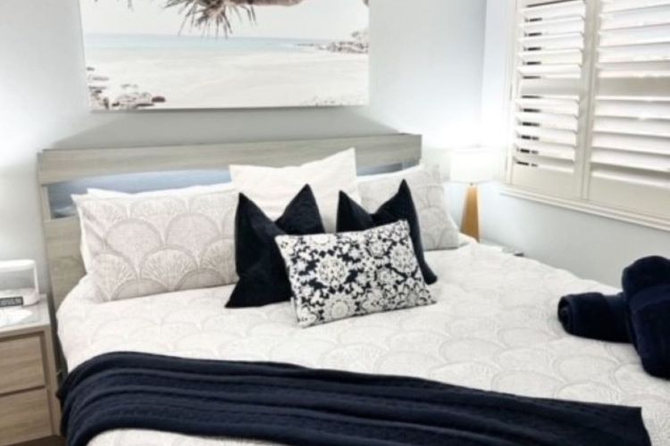 Carindale, 10/19 Dowling Street – Ground floor unit close to pool and tennis court, Wi-Fi, foxtel, linen and bed making supplied