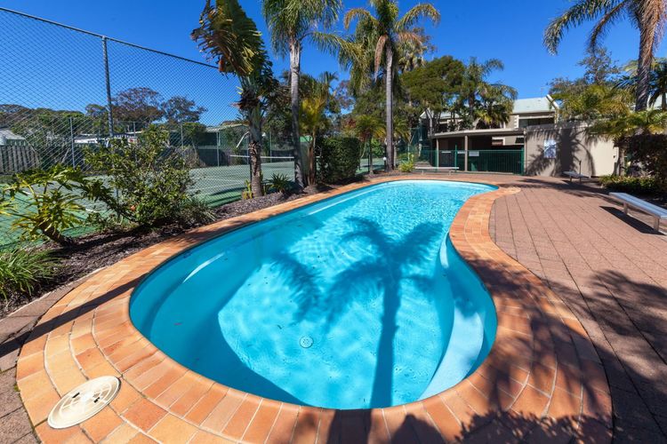 Carindale, 10/19 Dowling Street – Ground floor unit close to pool and tennis court, Wi-Fi, foxtel, linen and bed making supplied