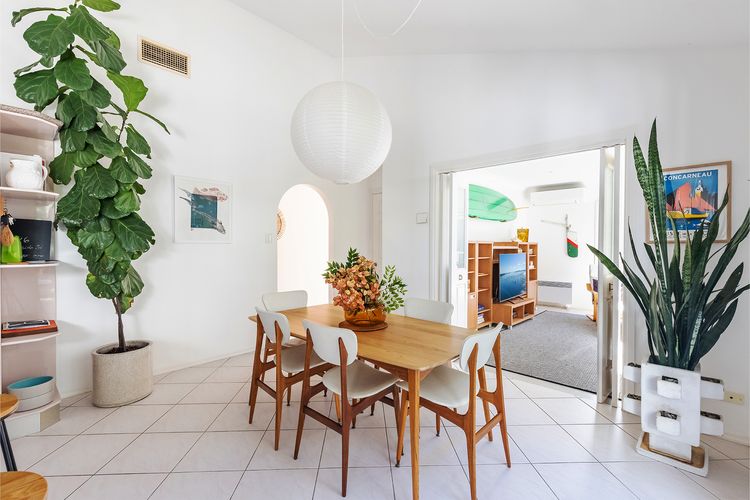 Celeste, 26 Bonito Street – Tranquil, Stylish & Pet friendly