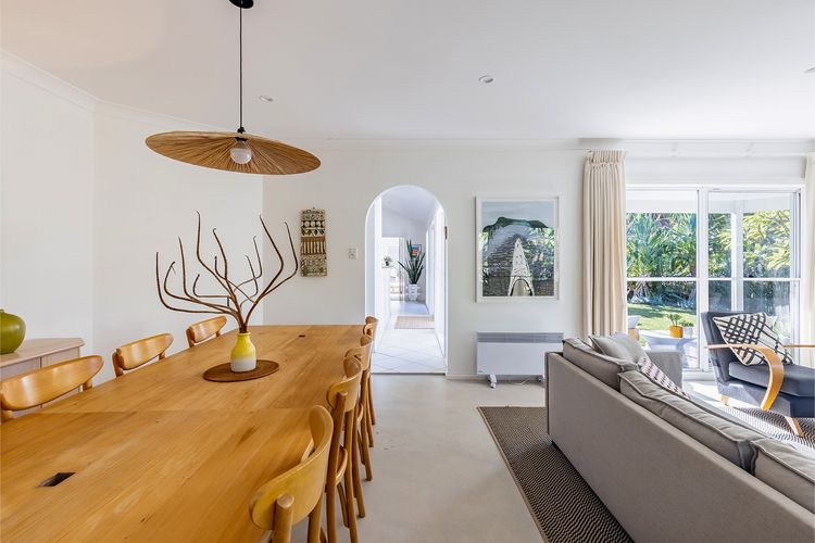 Celeste, 26 Bonito Street – Tranquil, Stylish & Pet friendly