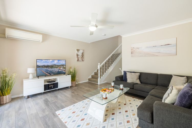Bushmans, 9/24 Tomaree Street – Spacious townhouse with air conditioning and close to Nelson Bay Town Centre