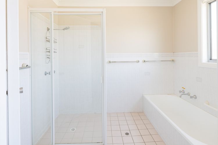 Bushmans, 9/24 Tomaree Street – Spacious townhouse with air conditioning and close to Nelson Bay Town Centre