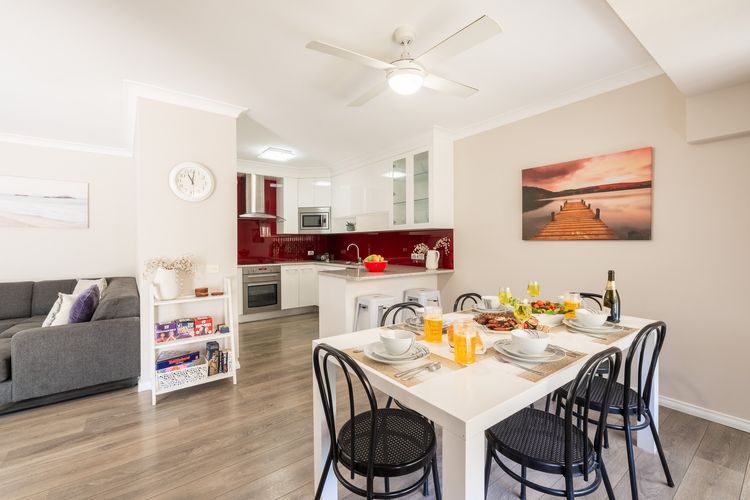 Bushmans, 9/24 Tomaree Street – Spacious townhouse with air conditioning and close to Nelson Bay Town Centre