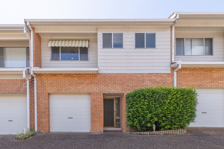 Bushmans, 9/24 Tomaree Street – Spacious townhouse with air conditioning and close to Nelson Bay Town Centre