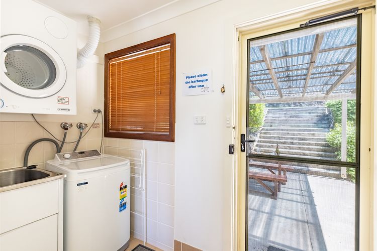 10 Garuwa Street – Fabulous Fingal Bay water views