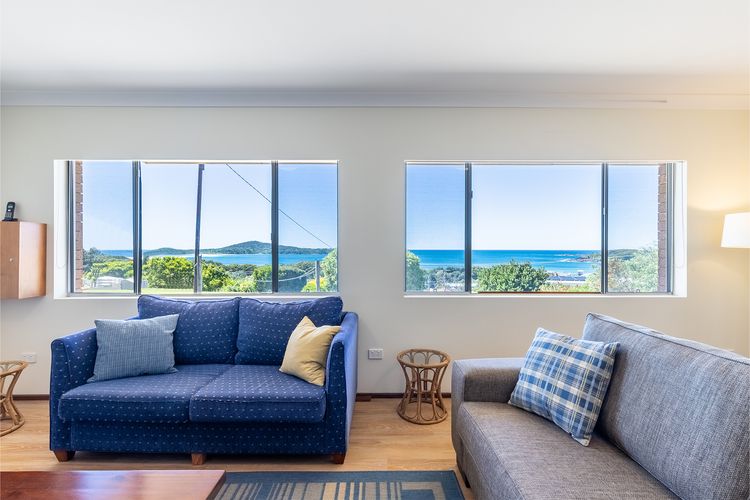 10 Garuwa Street – Fabulous Fingal Bay water views