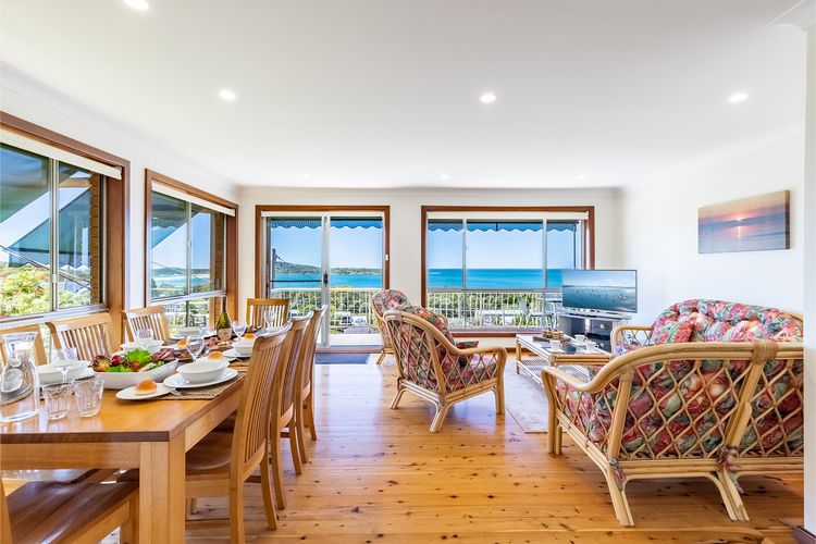 10 Garuwa Street – Fabulous Fingal Bay water views