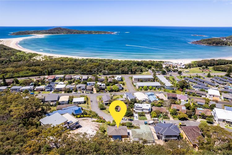 10 Garuwa Street – Fabulous Fingal Bay water views